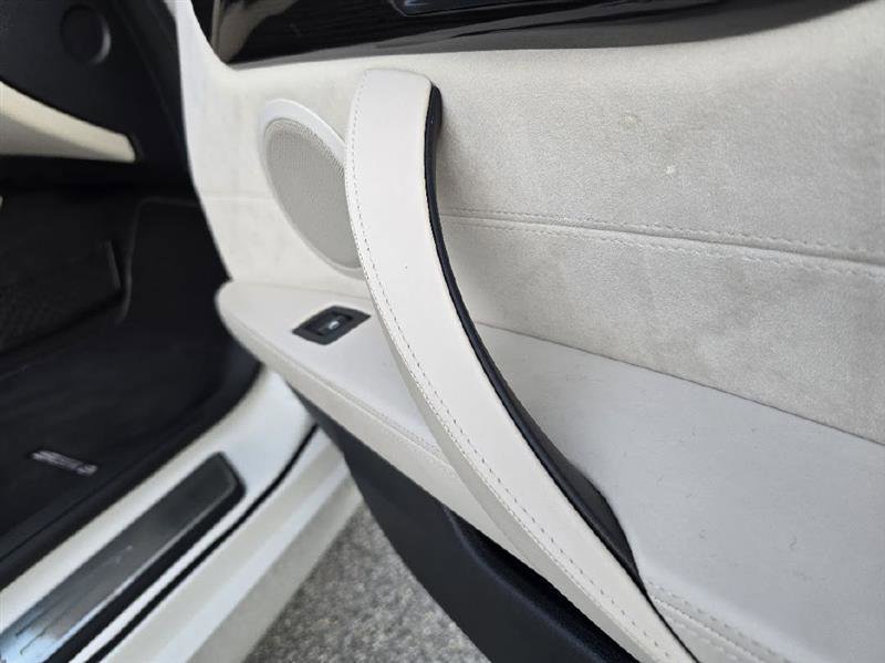 Used 2011 BMW Z4 sDrive35is RWD image 31