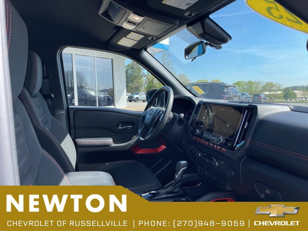 Used 2025 Nissan Frontier PRO-4X AWD/4WD image 27