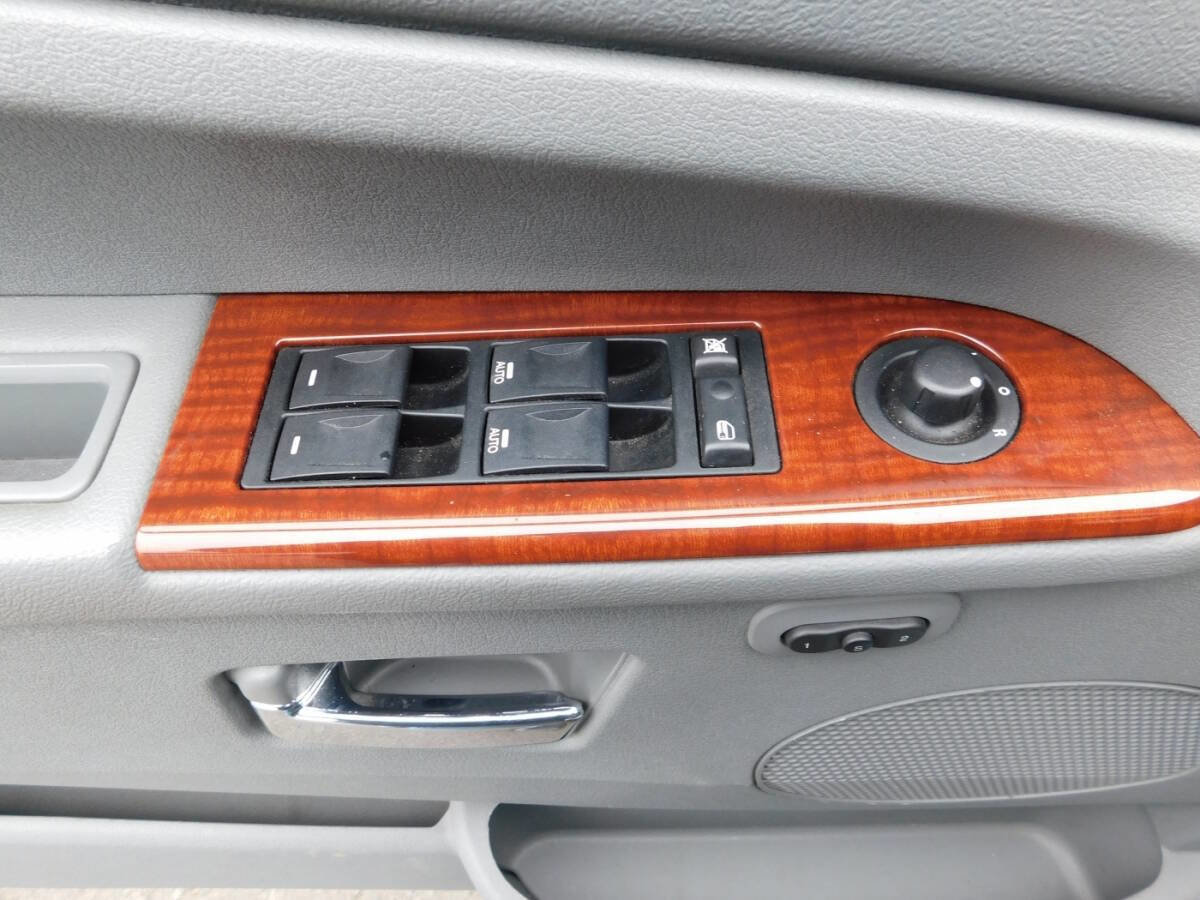 Used 2006 Jeep Grand Cherokee Limited image 19