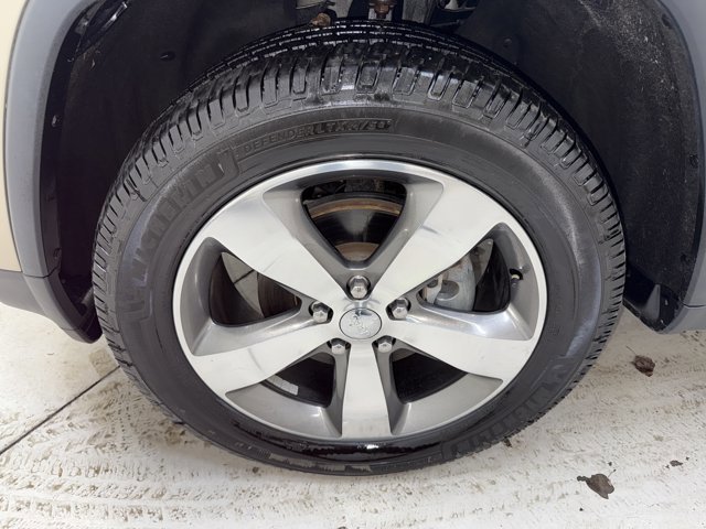 Used 2015 Jeep Grand Cherokee Limited w/ Trailer Tow Group IV image 34