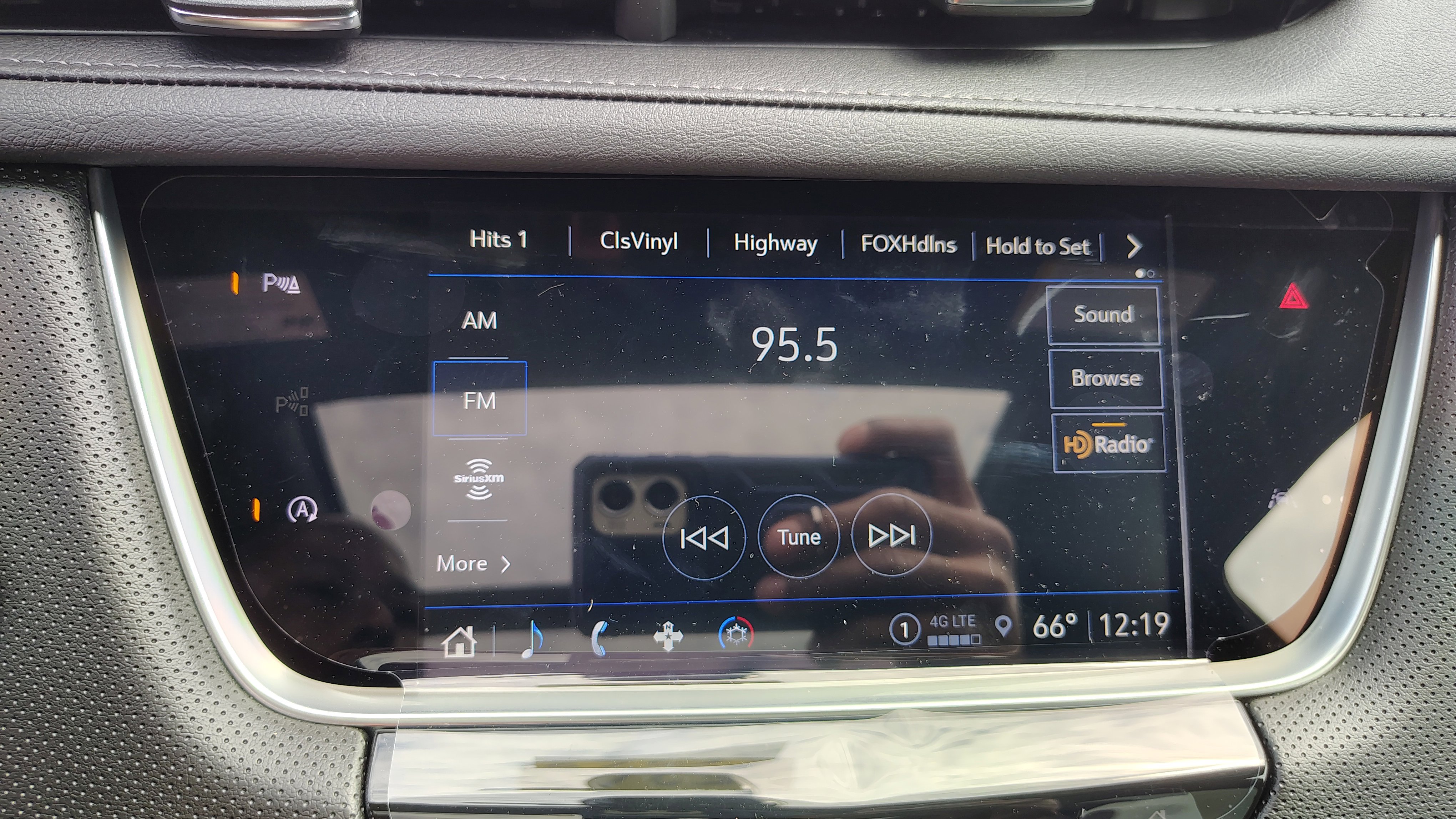 New 2025 Cadillac XT6 Luxury image 25