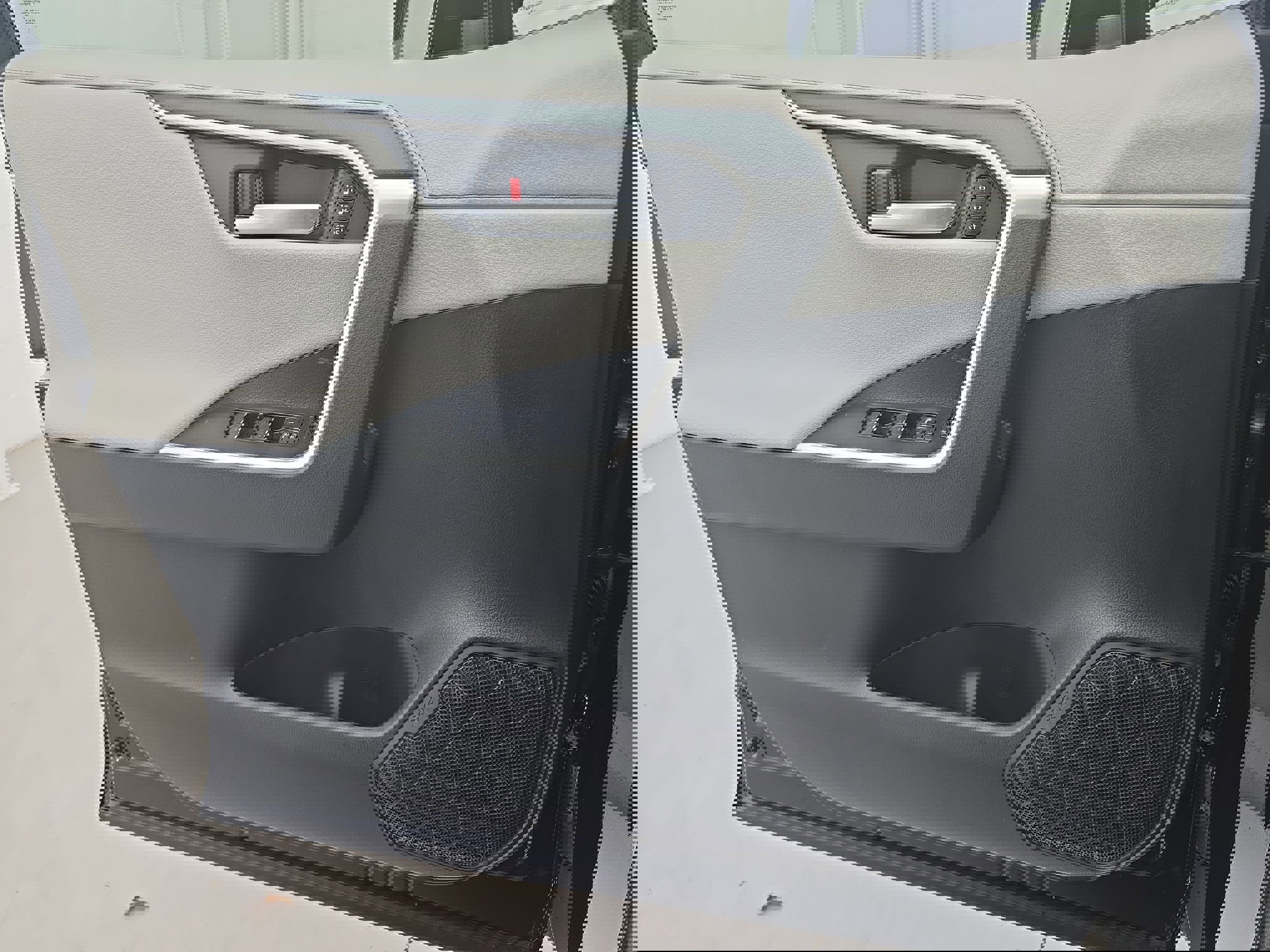 Used 2025 Toyota RAV4 Limited image 27