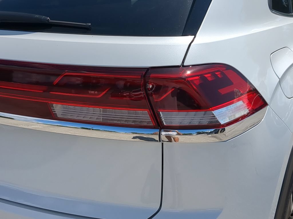 New 2026 Volkswagen Atlas Cross Sport SE FWD image 7