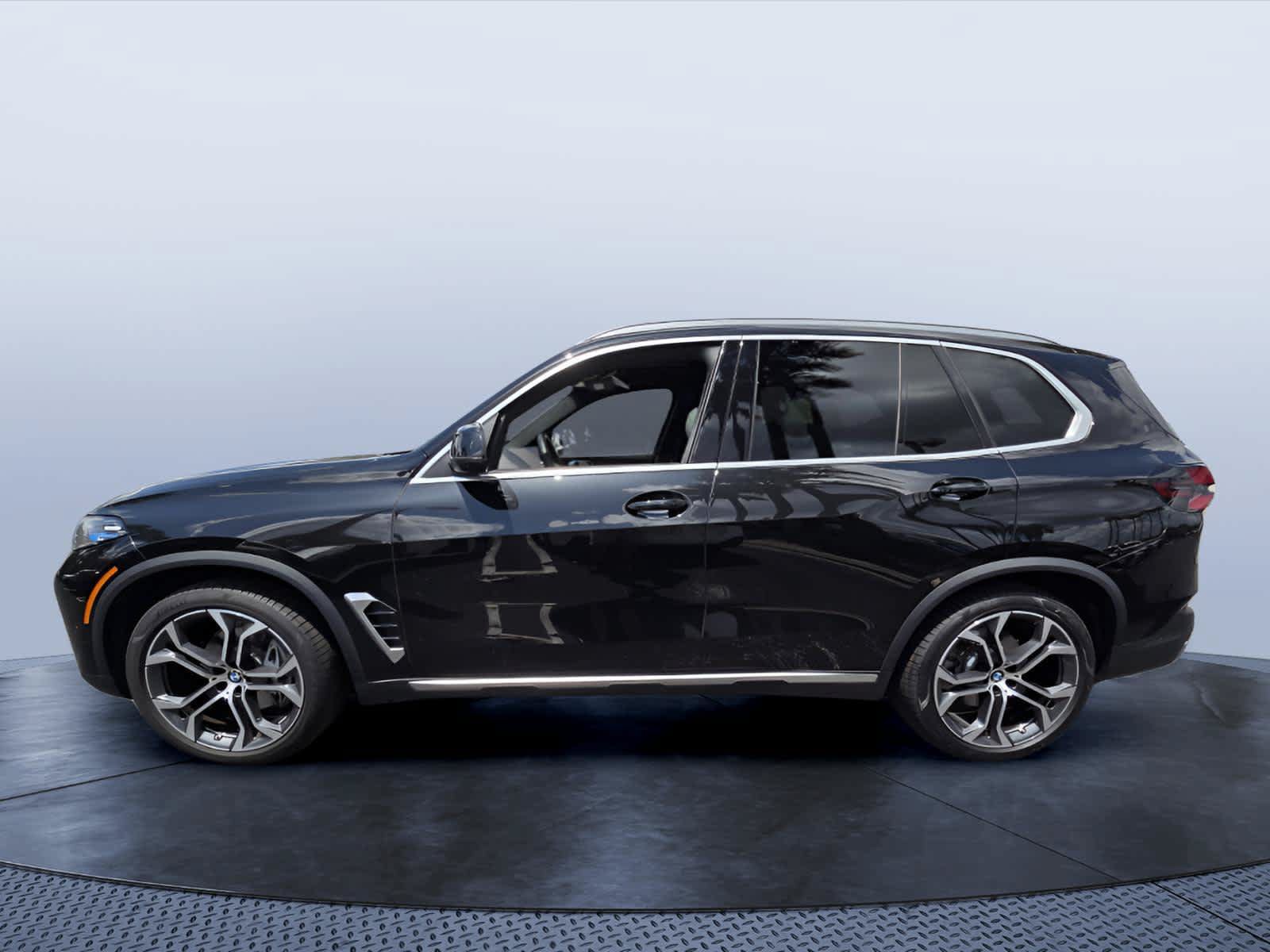 Certified 2024 BMW X5 xDrive40i w/ Premium Package AWD/4WD image 3