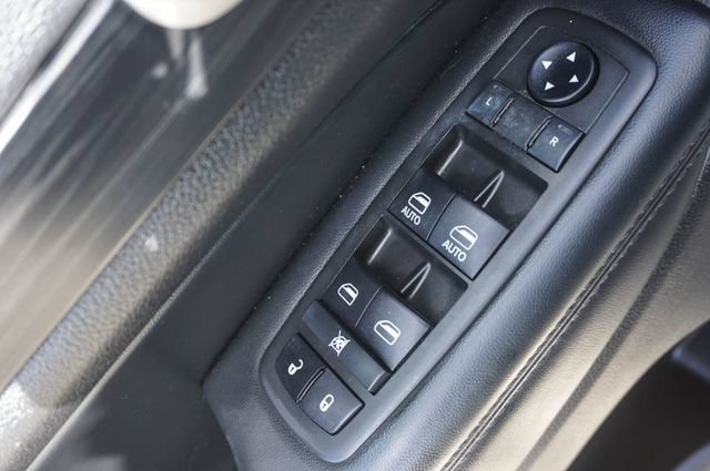 Used 2021 Jeep Grand Cherokee Laredo RWD image 9