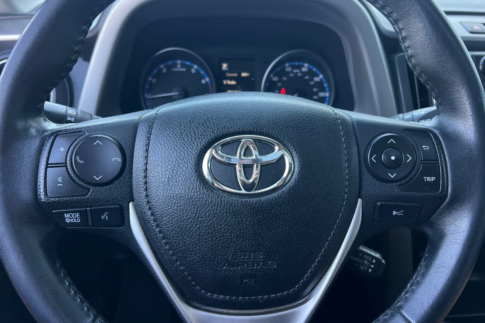 Used 2018 Toyota RAV4 XLE FWD image 28