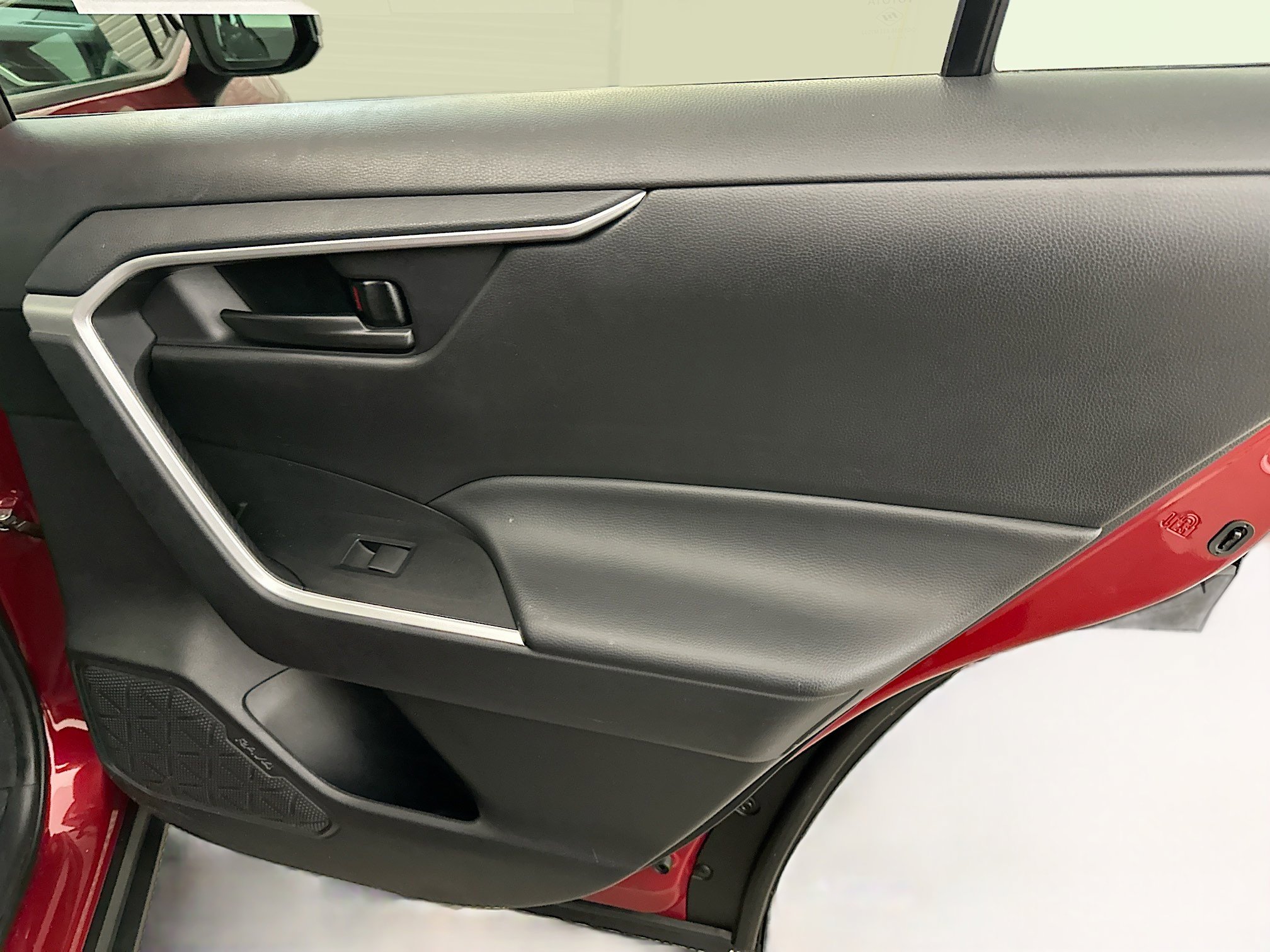 Used 2024 Toyota RAV4 LE image 31