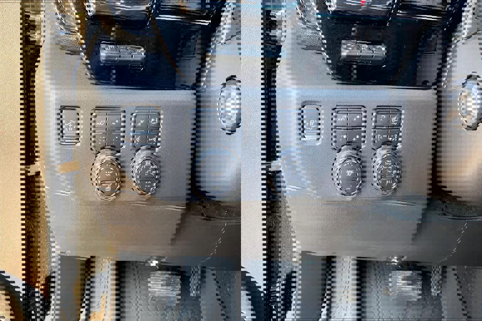 Certified 2024 Chevrolet Silverado 1500 ZR2 w/ Technology Package image 31