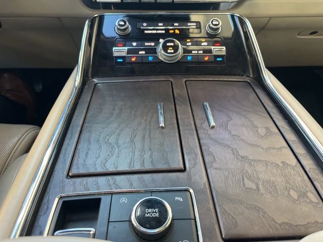 Used 2019 Lincoln Navigator L Reserve image 19