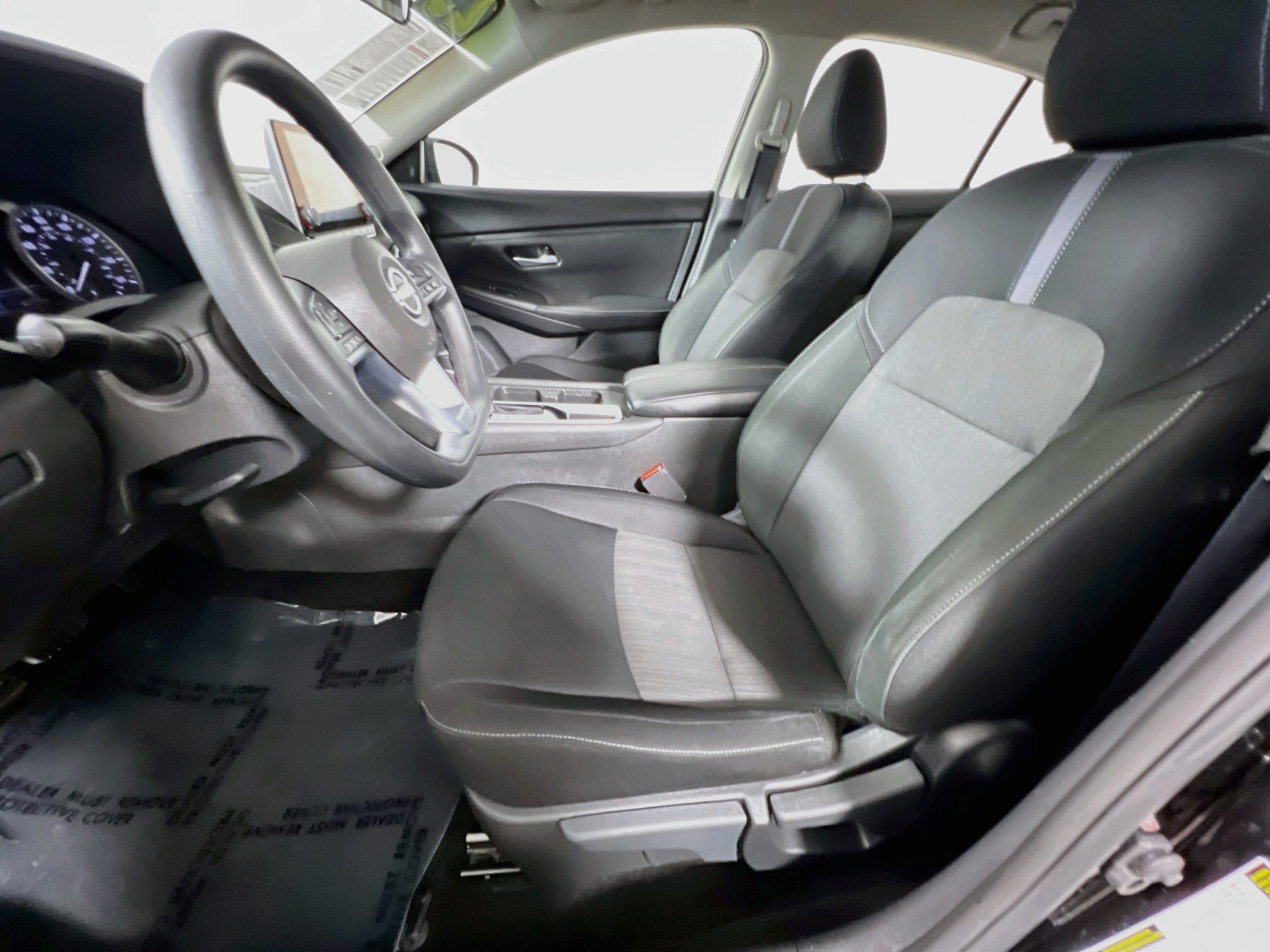 Used 2025 Nissan Sentra SV FWD image 15