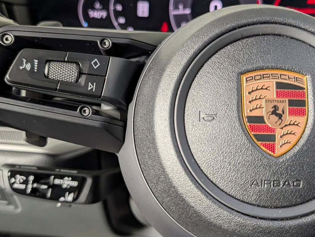 Certified 2025 Porsche Cayenne Coupe image 34