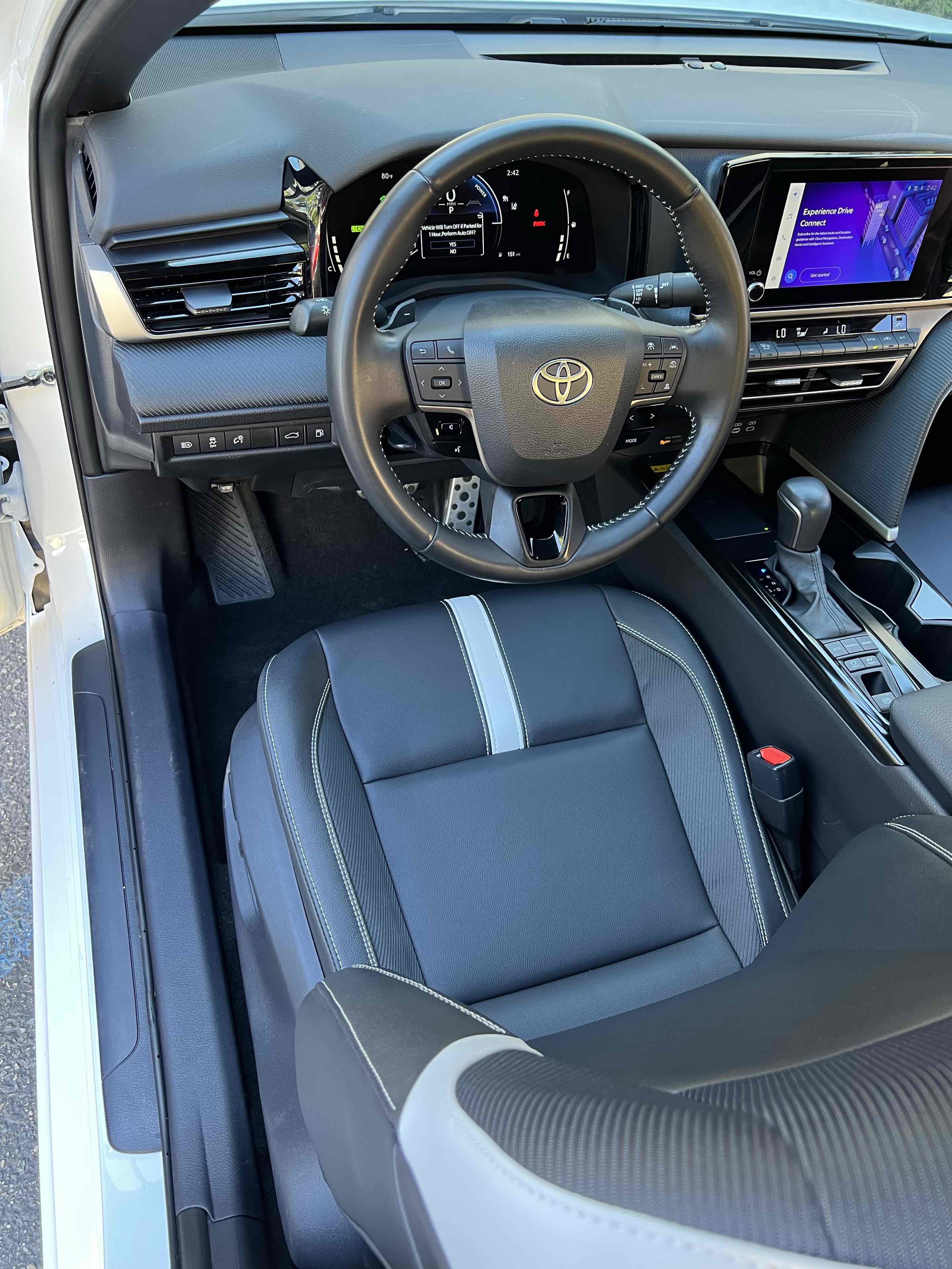 Used 2025 Toyota Camry SE image 24