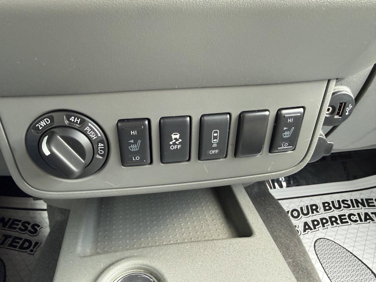 Used 2020 Nissan Frontier SV w/ Midnight Edition Floor Mats AWD/4WD image 17
