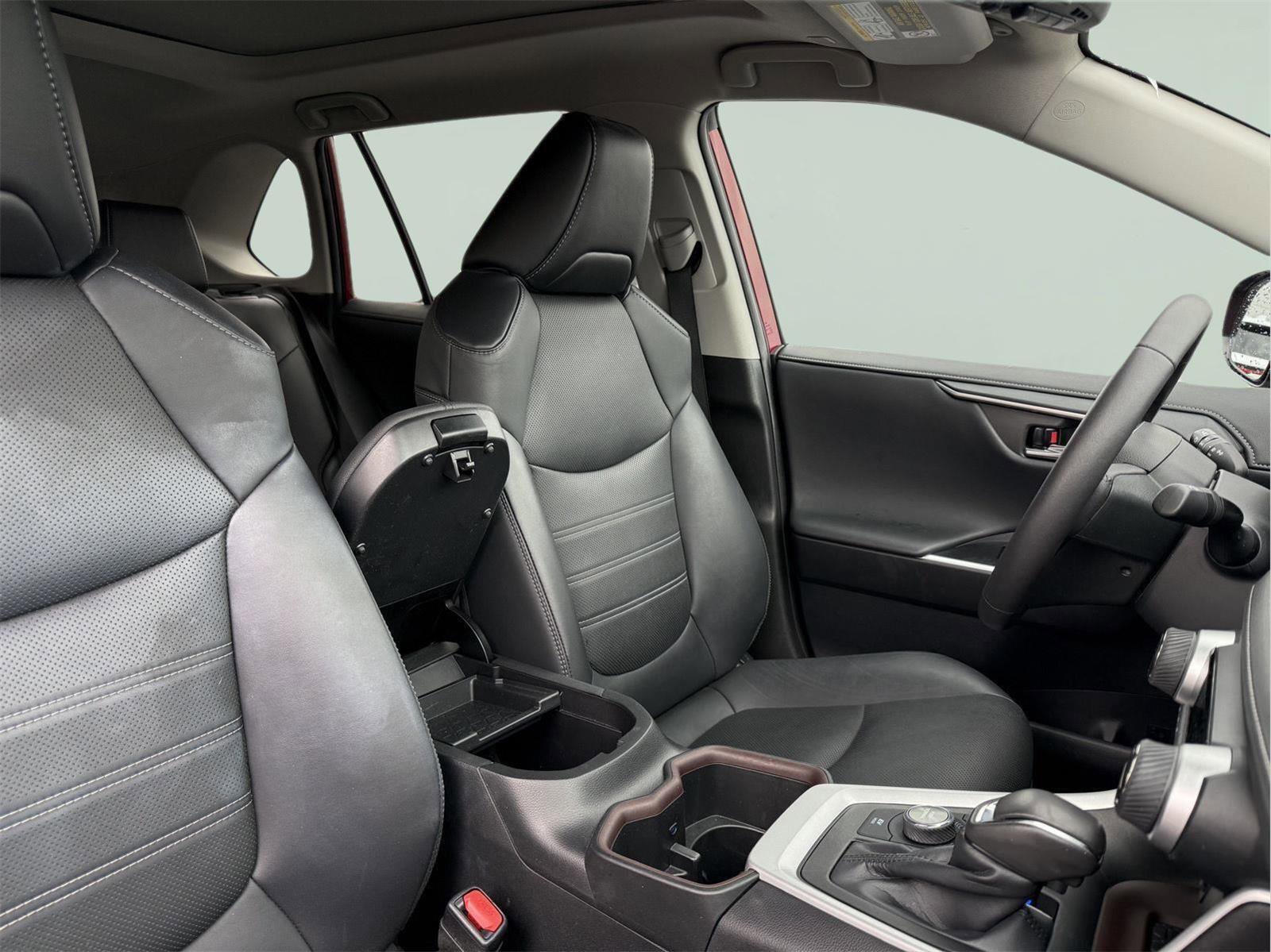 Used 2023 Toyota RAV4 Limited image 25