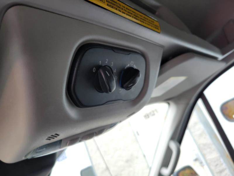 Used 2016 Ford Transit 150 XLT image 27