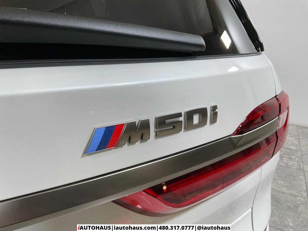 Used 2022 BMW X7 M50i image 8