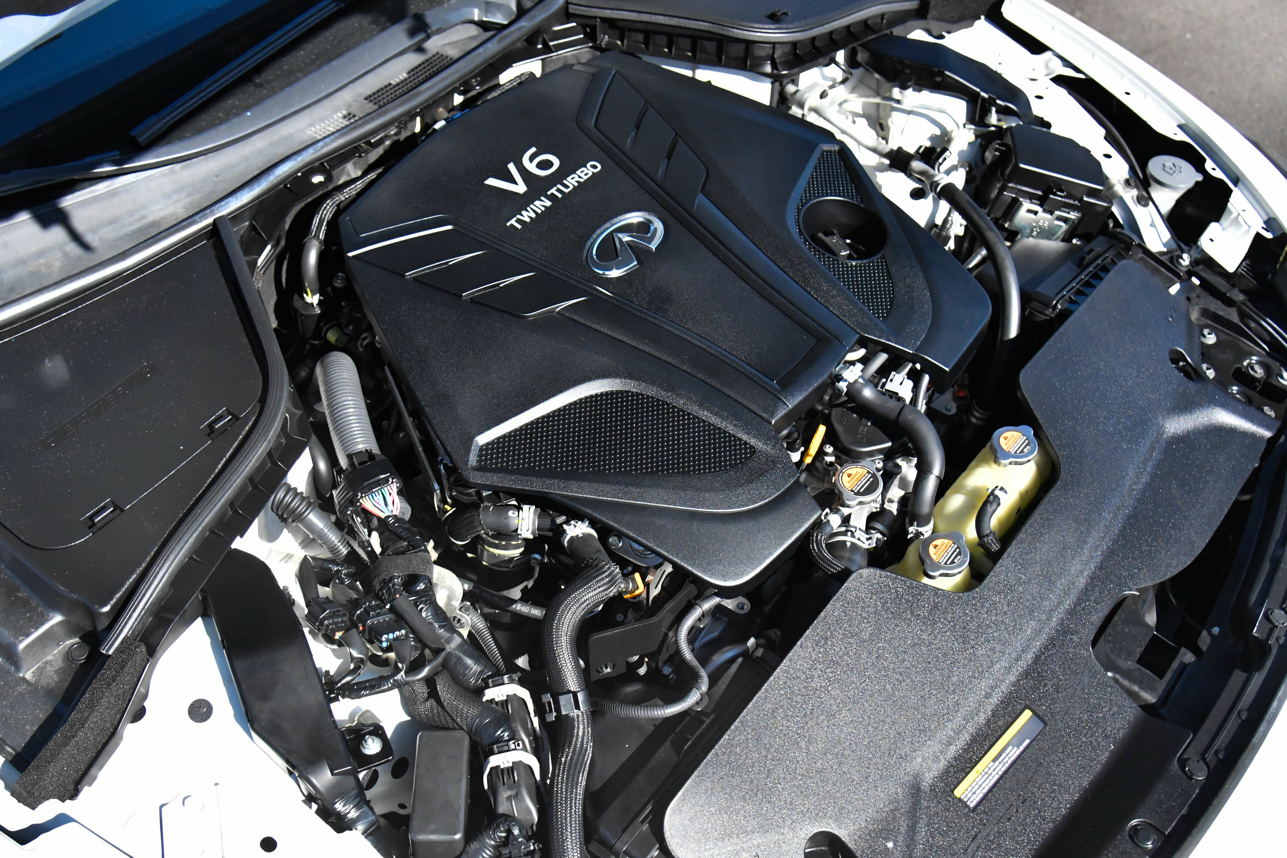 Used 2019 INFINITI Q60 3.0t Luxe w/ Essential Package RWD image 40