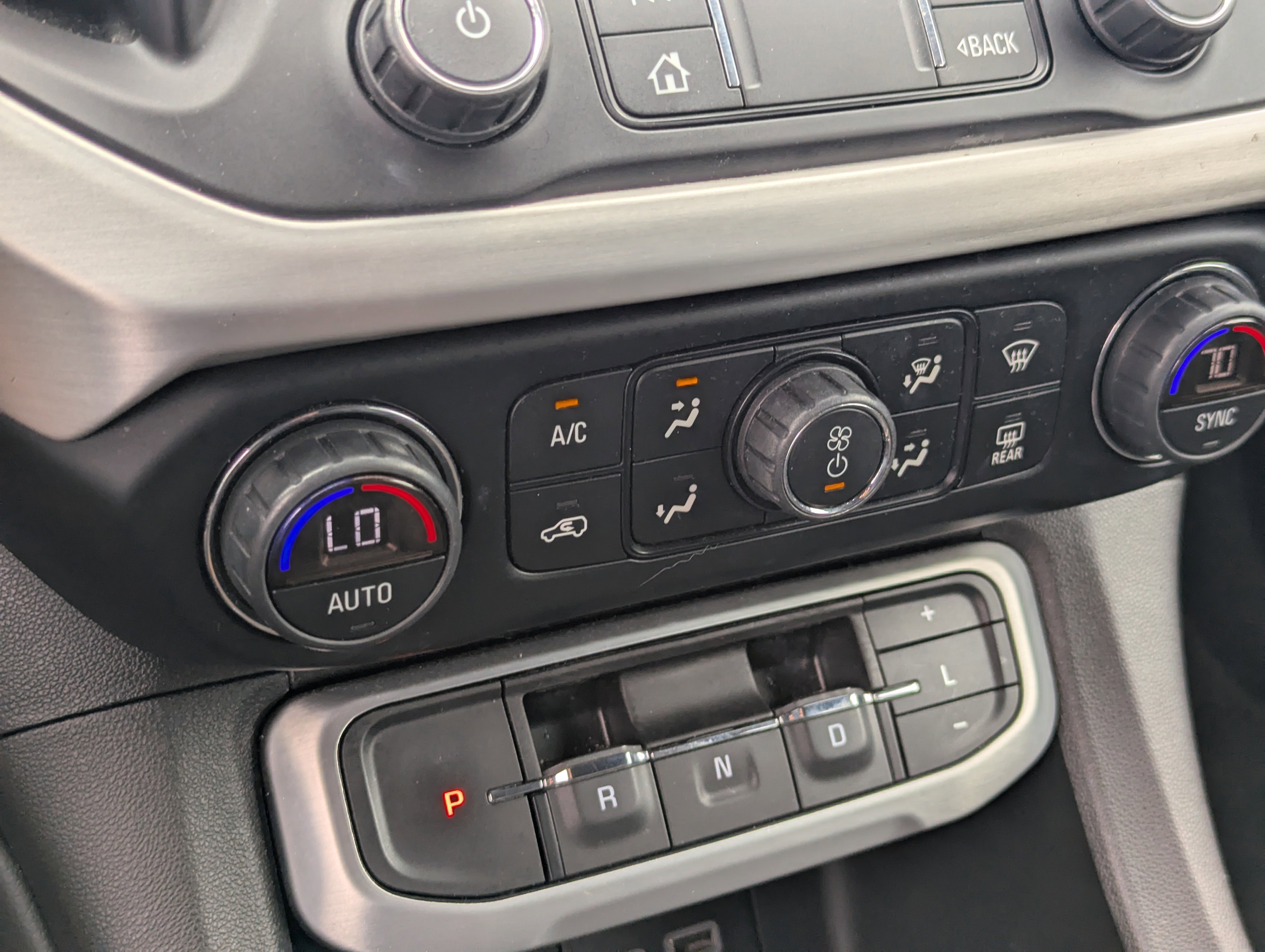 Used 2020 GMC Acadia SLE w/ Driver Convenience Package image 25