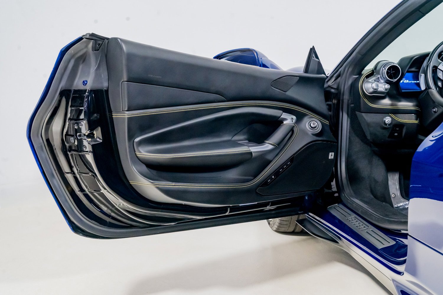 Used 2023 Ferrari F8 Tributo image 26