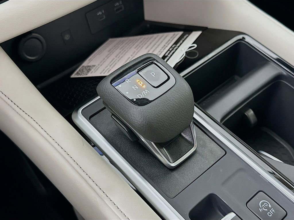 New 2025 Nissan Pathfinder SL w/ Black Appearance Package image 23