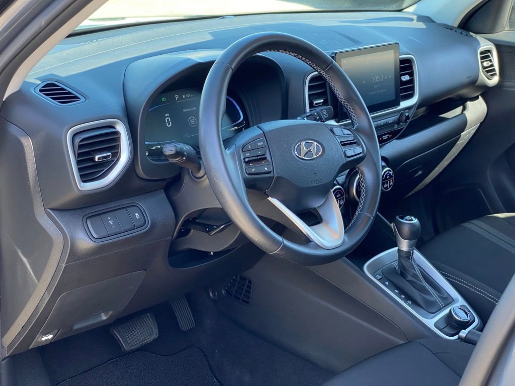 Used 2024 Hyundai Venue SEL image 34