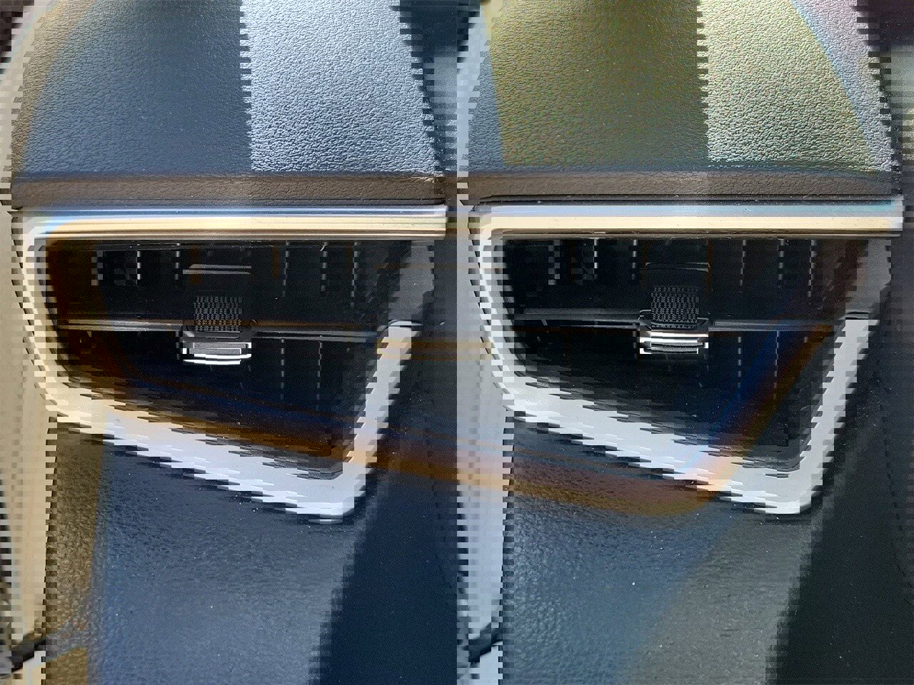 Used 2021 Toyota Corolla SE image 30