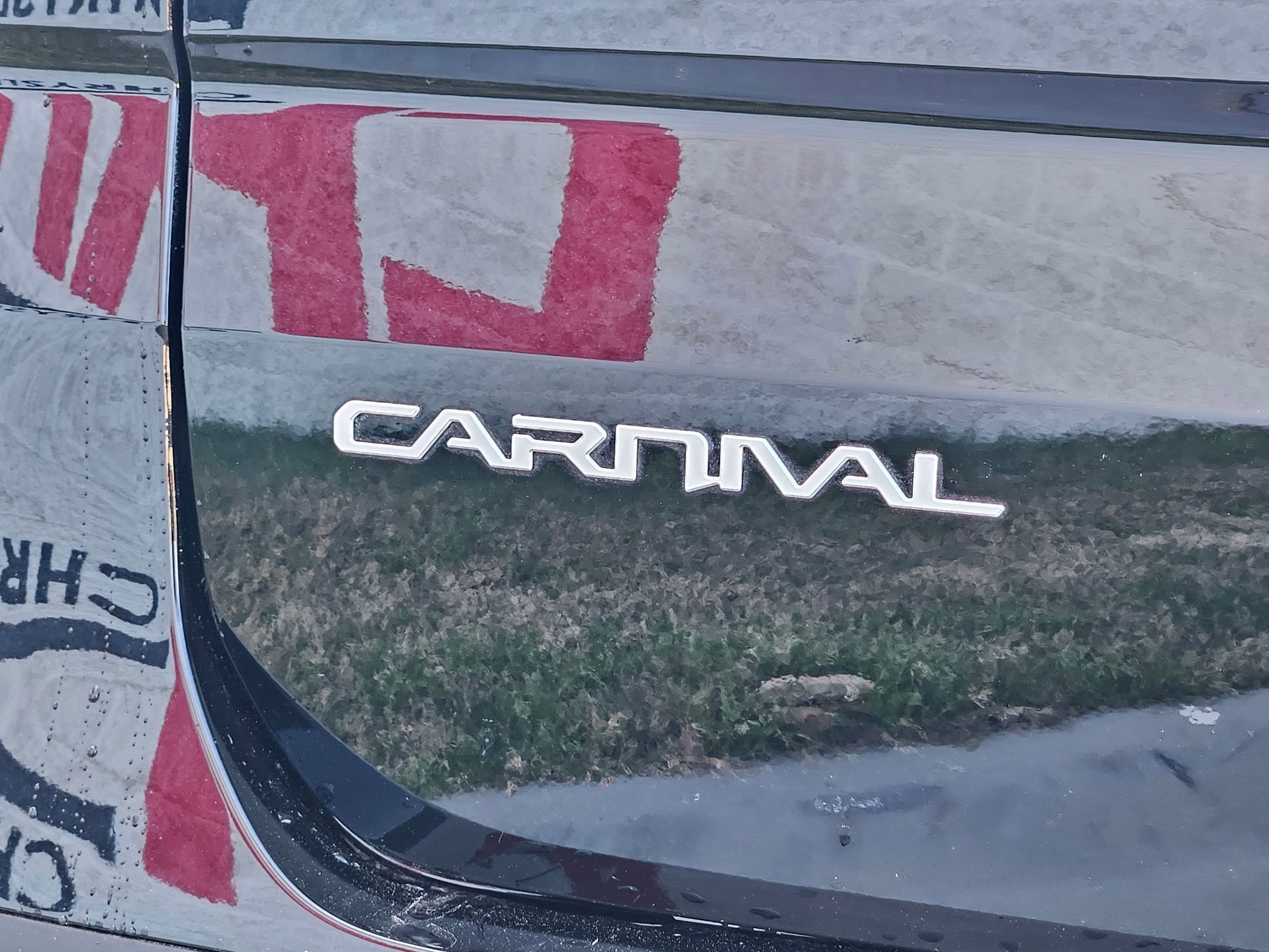 Used 2024 Kia Carnival LX FWD image 30