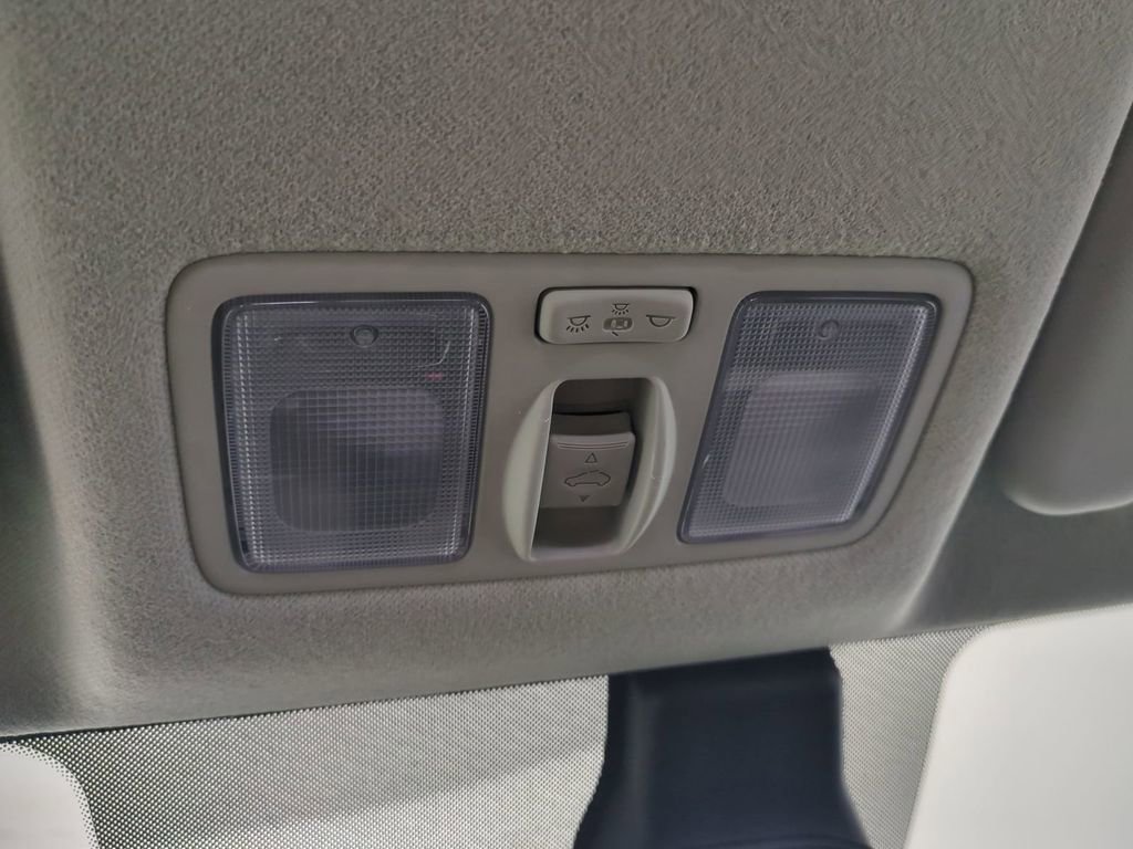 Used 2023 Hyundai Venue SEL image 24