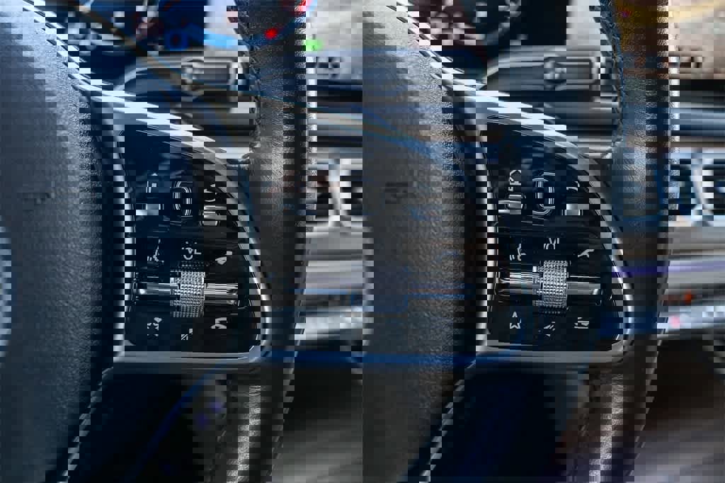 Used 2022 Mercedes-Benz GLE 350 4MATIC w/ Premium Package image 26