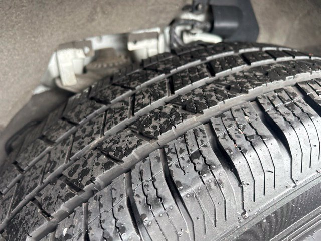 Used 2024 Nissan Rogue S AWD/4WD image 21