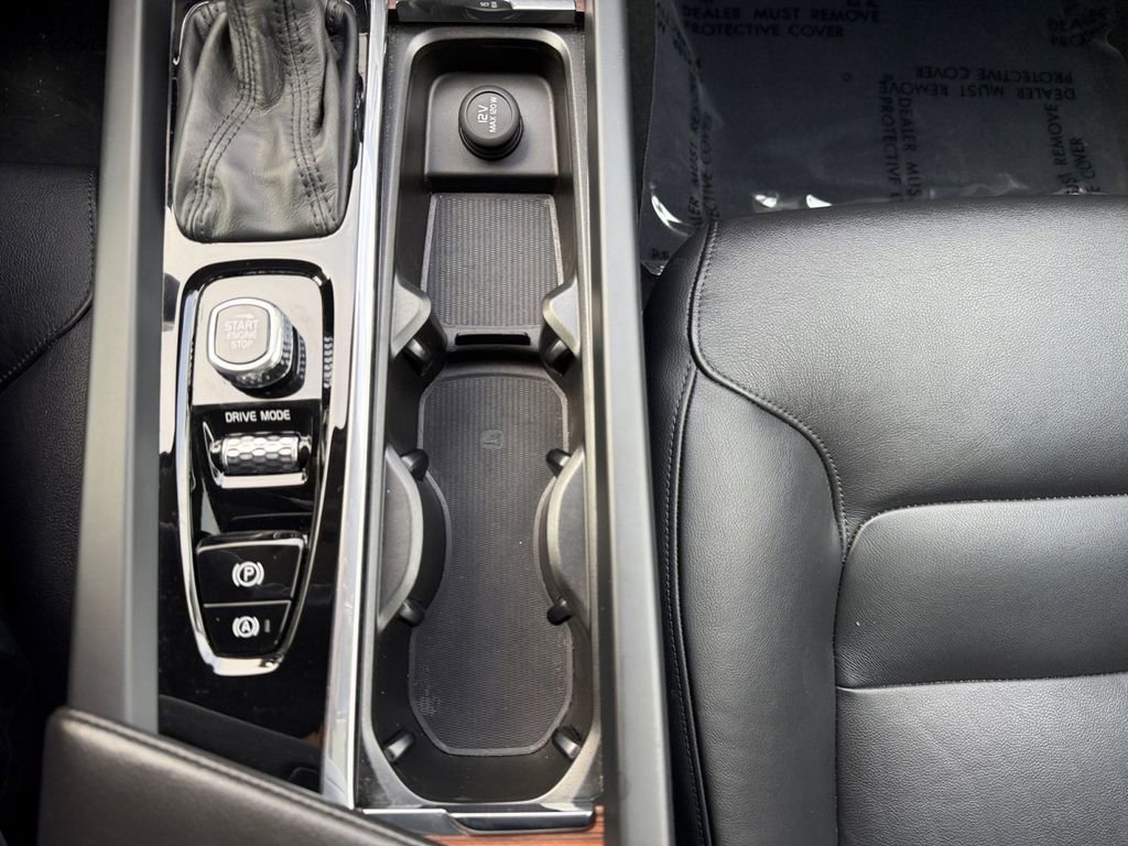 Used 2020 Volvo S60 T5 Momentum image 23