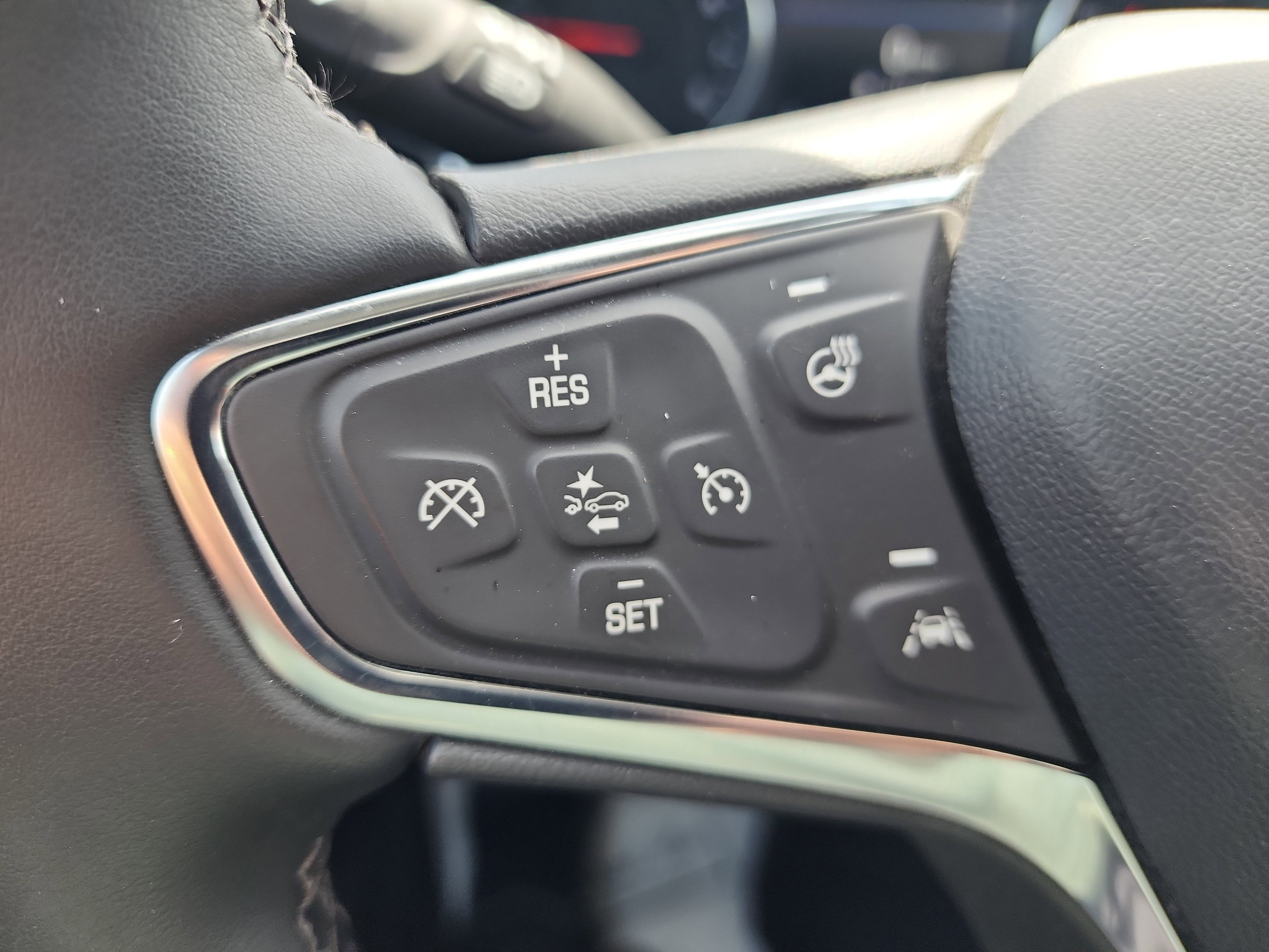 Certified 2024 Chevrolet Equinox Premier AWD/4WD image 21