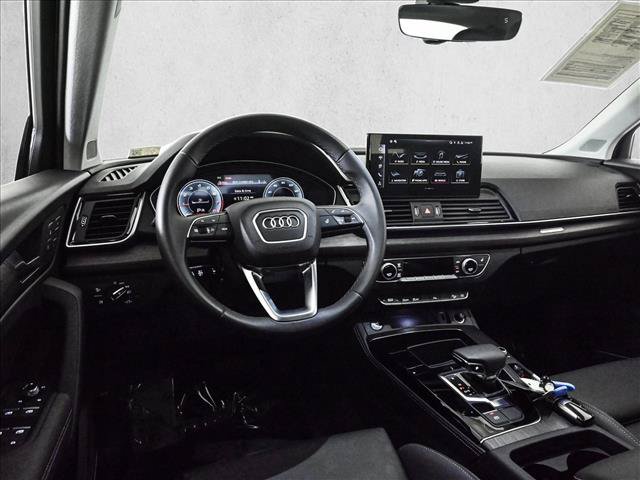 Certified 2025 Audi Q5 2.0T Premium Plus w/ Premium Plus Package AWD/4WD image 19