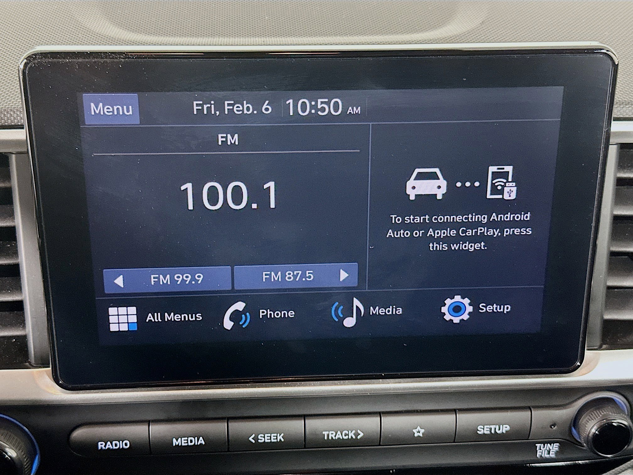 Used 2025 Hyundai Venue SEL image 21