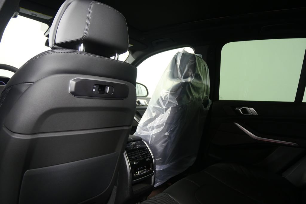 New 2026 BMW X5 xDrive50e image 17