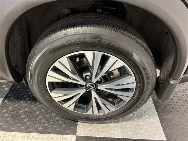 Used 2023 Nissan Rogue SV image 15