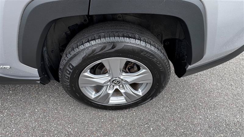 Used 2022 Toyota RAV4 XLE w/ Convenience Package AWD/4WD image 30