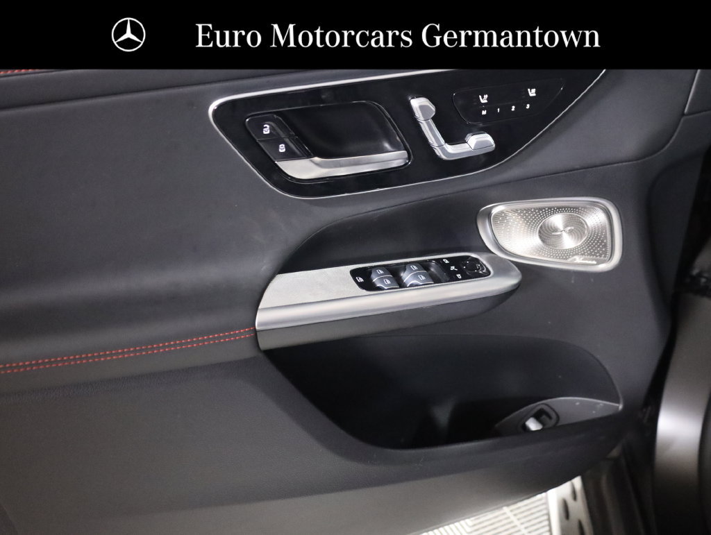 Used 2025 Mercedes-Benz GLC 43 AMG 4MATIC image 8