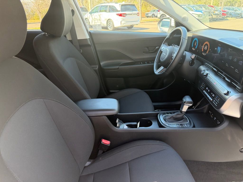 Used 2025 Hyundai Kona SEL image 8