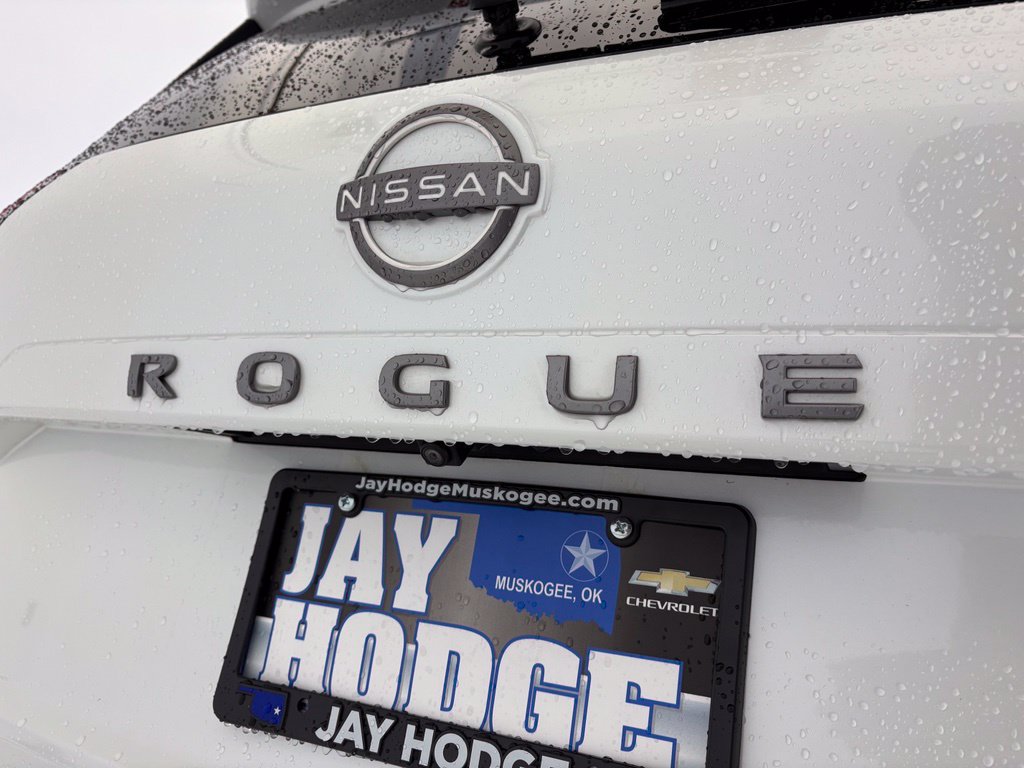 Used 2024 Nissan Rogue SV w/ SV Premium Package FWD image 24