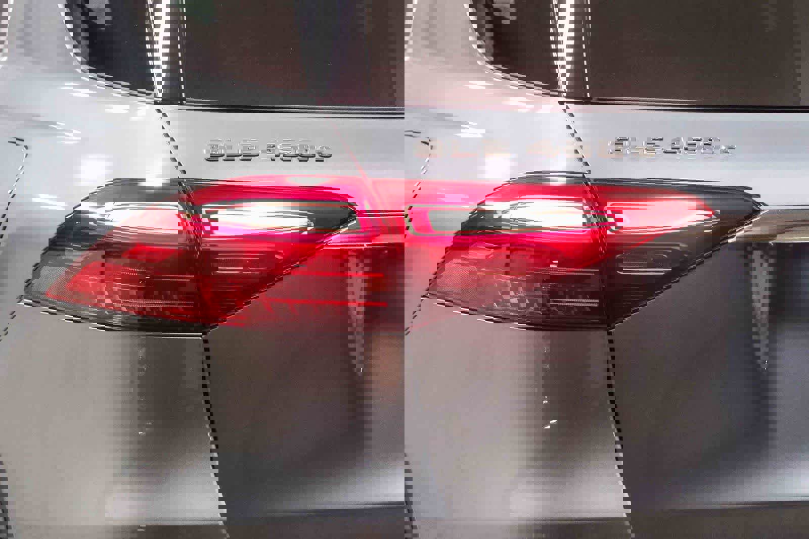 Used 2025 Mercedes-Benz GLE 450e 4MATIC image 7