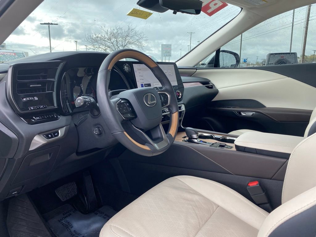 Used 2025 Lexus RX 350 Premium Plus w/ Convenience Package image 9
