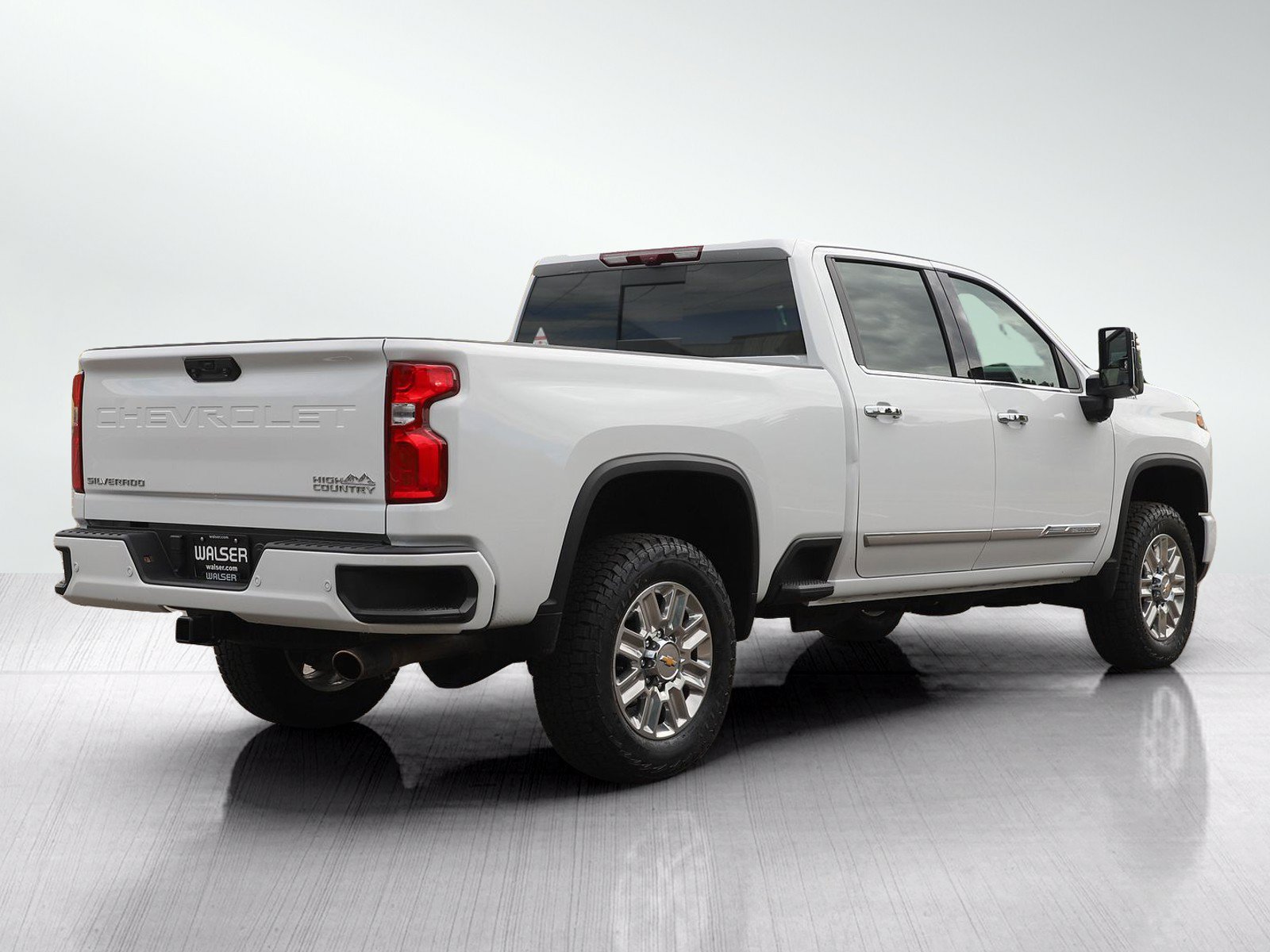Used 2024 Chevrolet Silverado 3500 High Country w/ High Country Premium Package AWD/4WD image 5