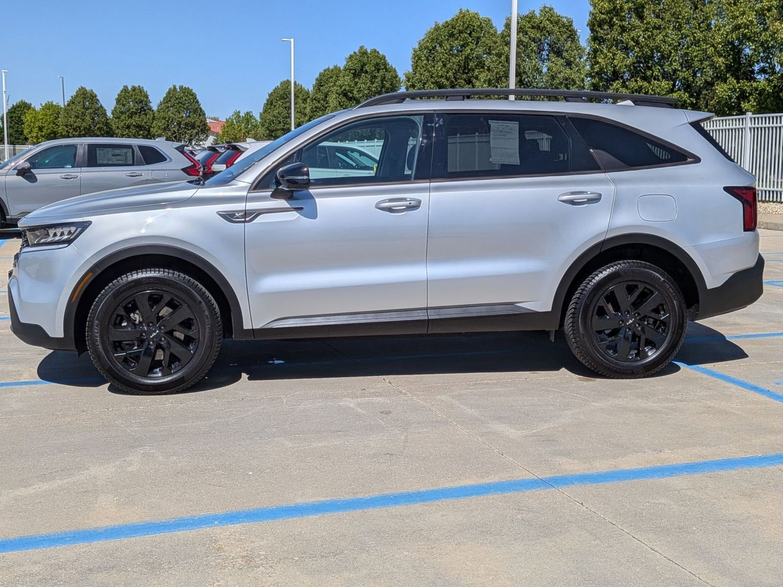 Used 2022 Kia Sorento S w/ Panoramic Sunroof Package AWD/4WD image 9
