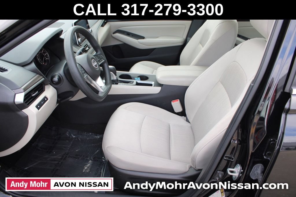 Used 2025 Nissan Altima 2.5 SV FWD image 15