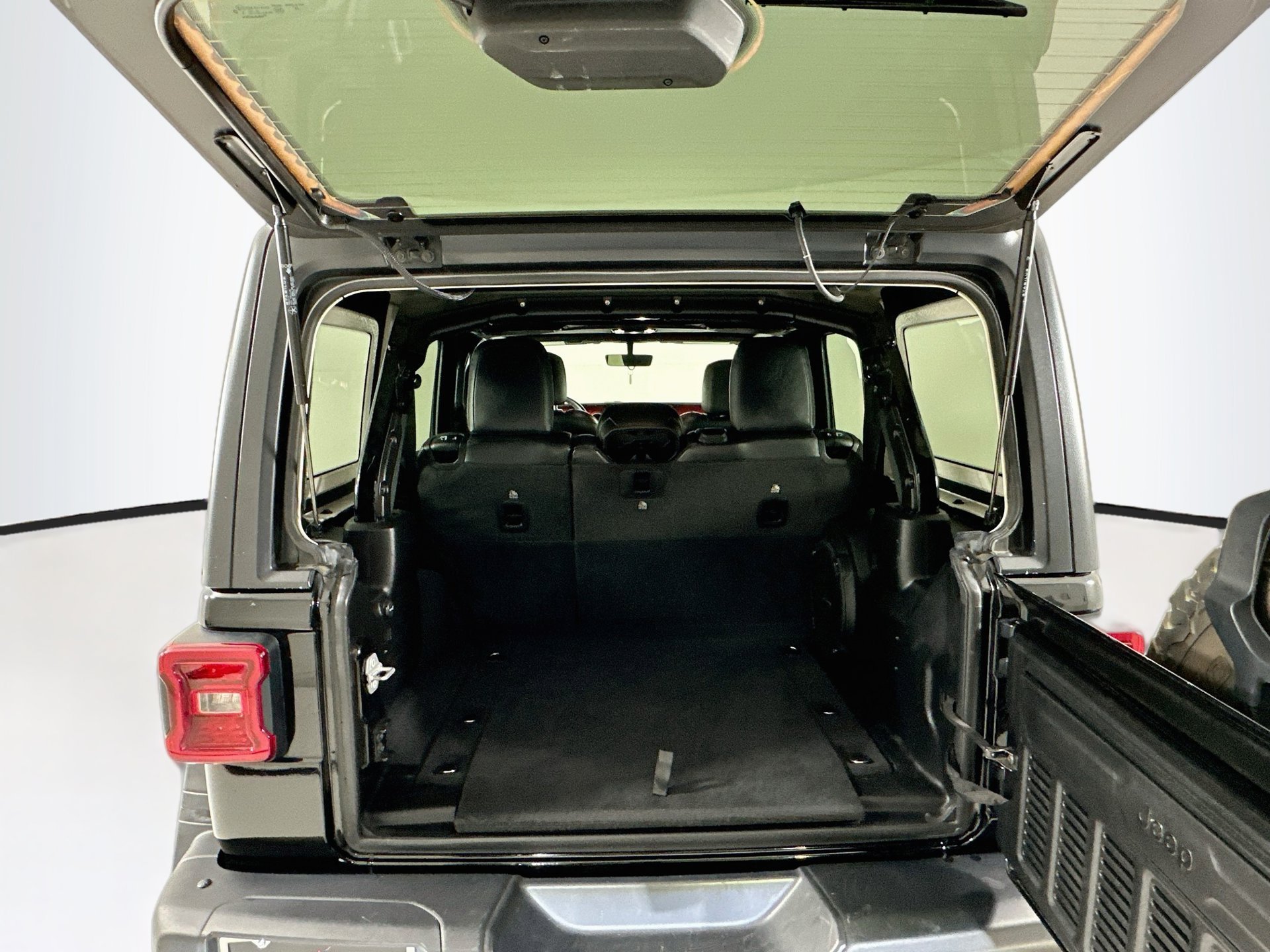 Used 2021 Jeep Wrangler Unlimited Rubicon AWD/4WD image 27