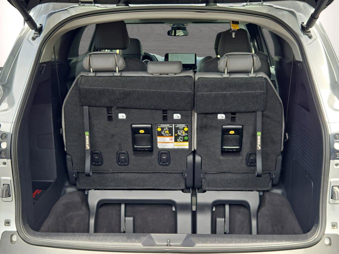 Used 2025 Toyota Sienna XLE AWD/4WD image 13