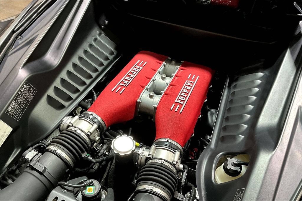 Used 2015 Ferrari 458 Italia Coupe RWD image 25