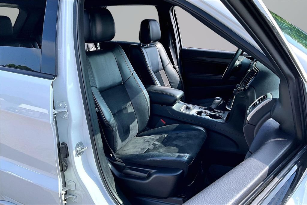 Used 2019 Jeep Grand Cherokee Altitude AWD/4WD image 28