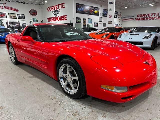 Used 2004 Chevrolet Corvette Coupe w/ Preferred Equipment Group RWD image 26